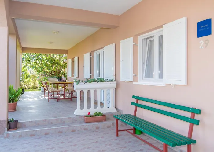 Comfortable Kastel Stafilic With Balcony Kaštela