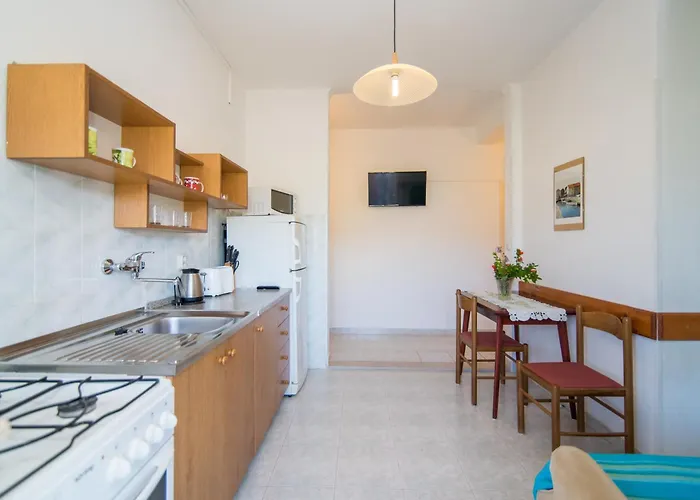 Comfortable Kastel Stafilic With Balcony Kaštela