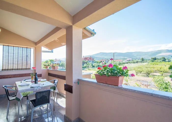 Comfortable Kastel Stafilic With Balcony *