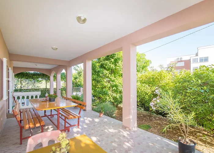 Apartman Comfortable Kastel Stafilic With Balcony