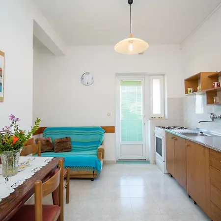 Comfortable Kastel Stafilic With Balcony *