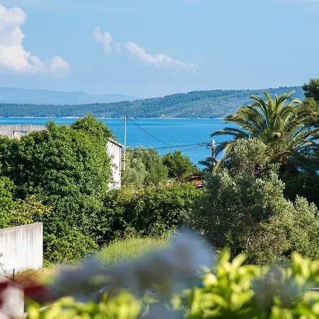 Comfortable Kastel Stafilic With Balcony Apartman