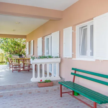 Comfortable Kastel Stafilic With Balcony Kastela