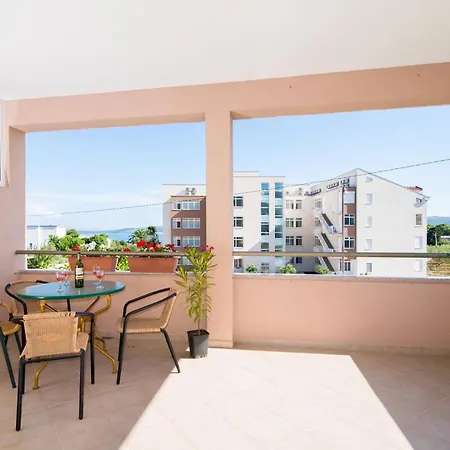 Apartman Comfortable Kastel Stafilic With Balcony