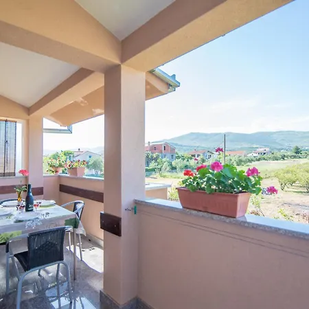 Comfortable Kastel Stafilic With Balcony *