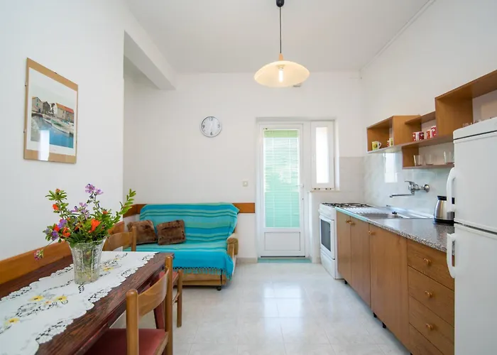Comfortable Kastel Stafilic With Balcony *