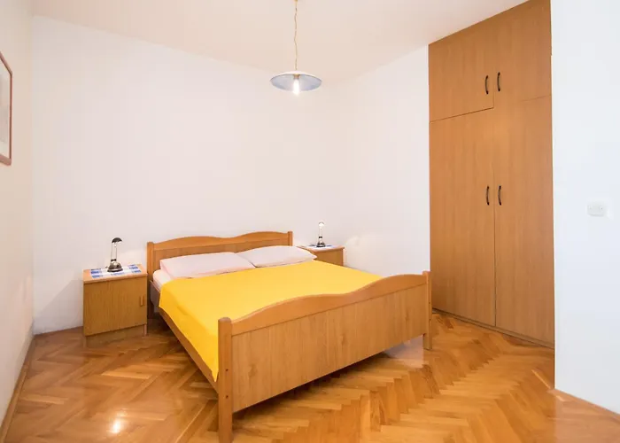 Comfortable Kastel Stafilic With Balcony